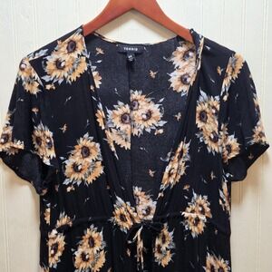 Torrid Dress Womens 00 Black Sunflower Short Sleeve V Neck Fit & Flare Midi